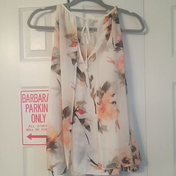White House Black Market sleeveless floral blouse SZ Xsmall - Picture 2 of 4